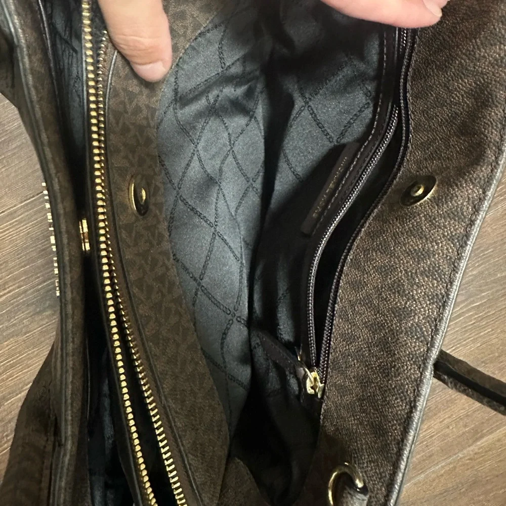 Michael Kors Austin Large Pebbled Leather Satchel Handbag Purse - Picture 5 of 8